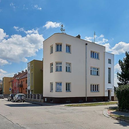 Penzion Karolinka Hotel Kromeriz Luaran gambar