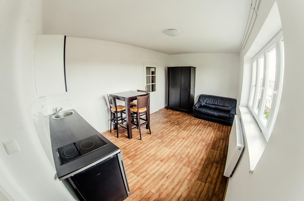Penzion Karolinka Hotel Kromeriz Luaran gambar