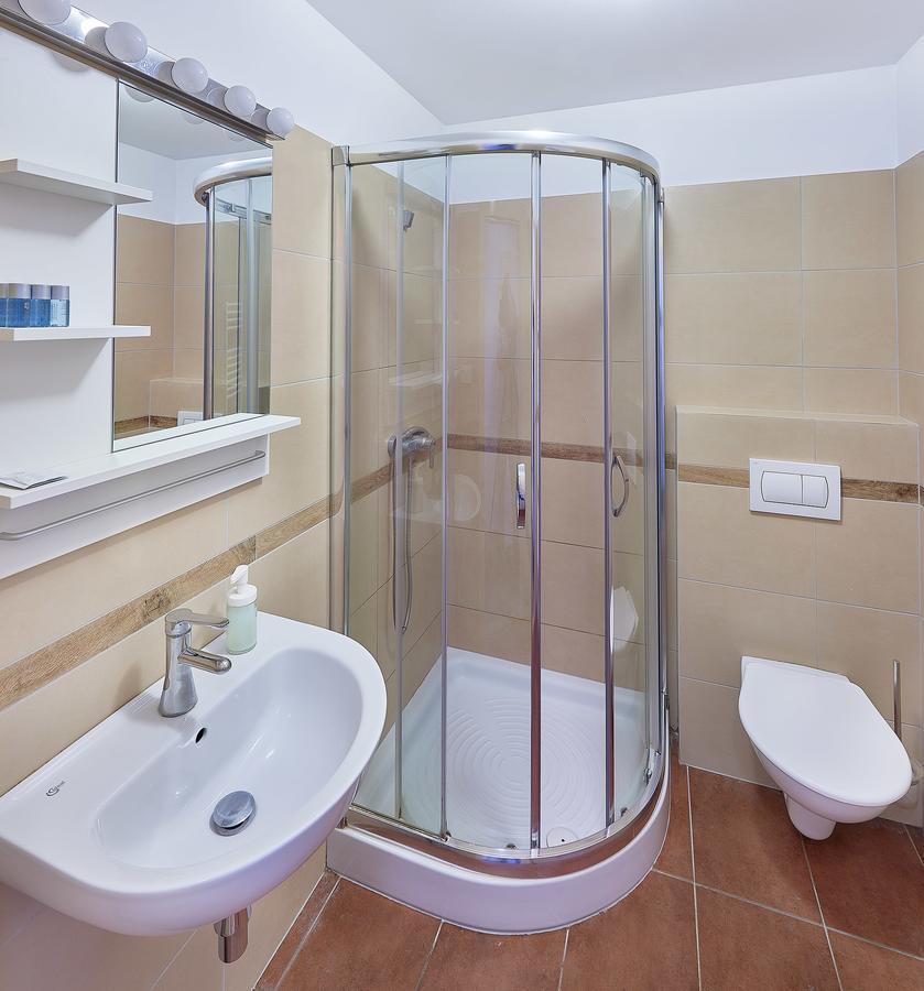 Penzion Karolinka Hotel Kromeriz Luaran gambar